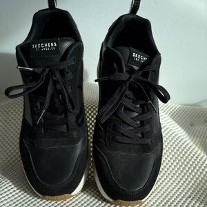 Skechers Men's Black Sneakers with White and Tan Accents